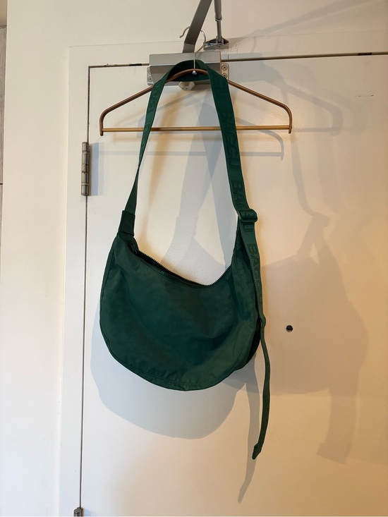 BAGGU Handbags - BAGGU medium nylon crescent bag in Cypress/green
